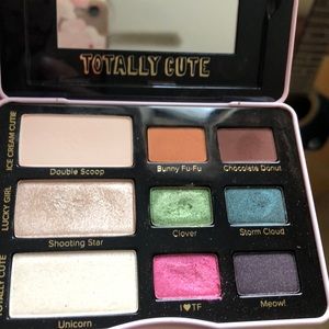 Toofaced Totally Cute Eyeshadow palette